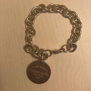 TIFFANY & Co. Silver Round Tag Return to Tiffany's Bracelet